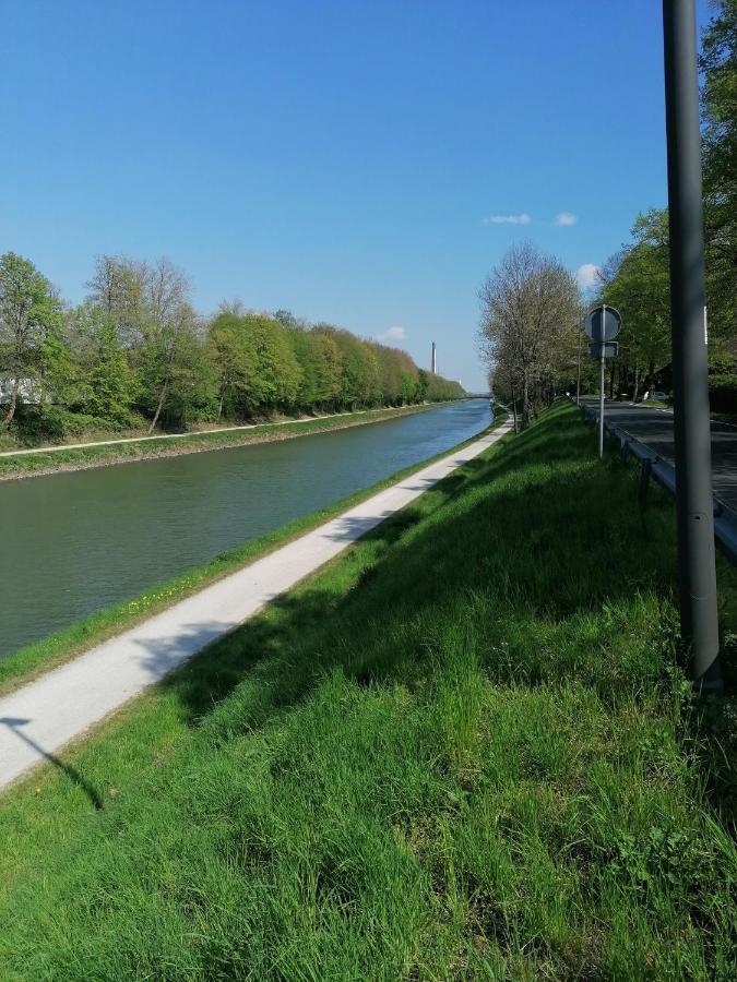 Haus Lupo Am Kanal